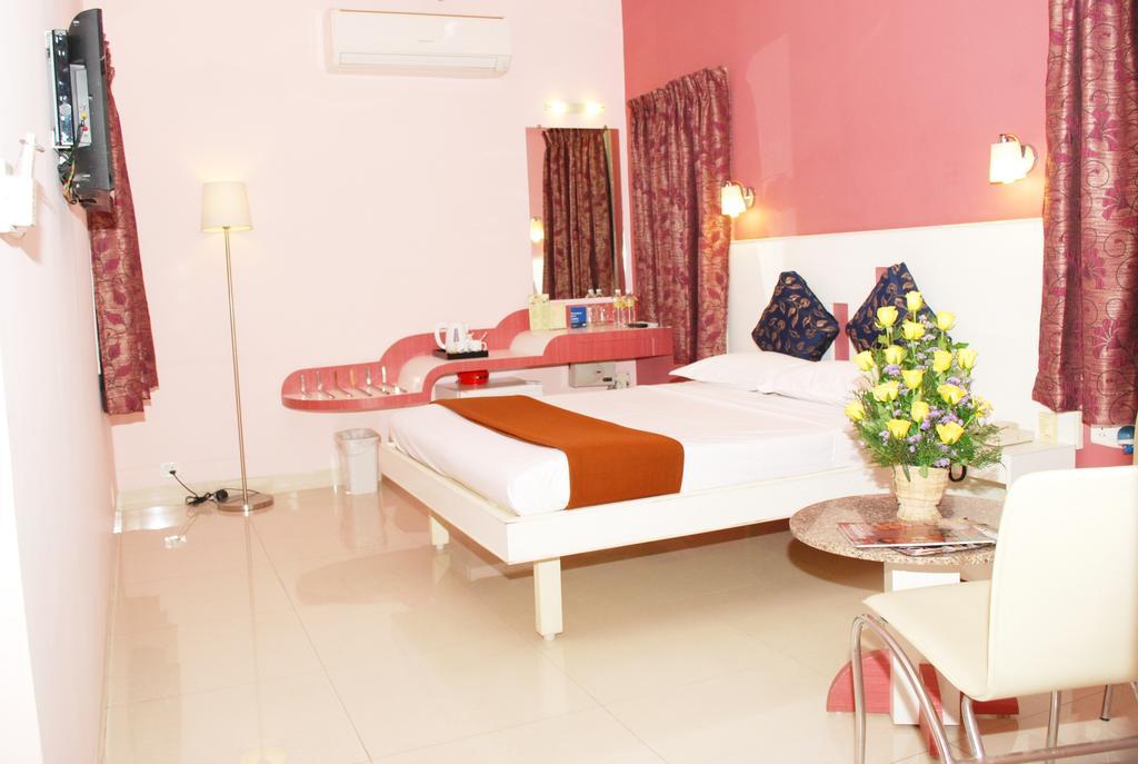 Hotel Pandian Ченнаї Номер фото