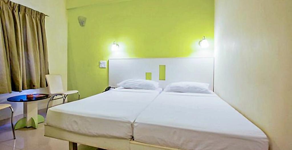 Hotel Pandian Ченнаї Екстер'єр фото