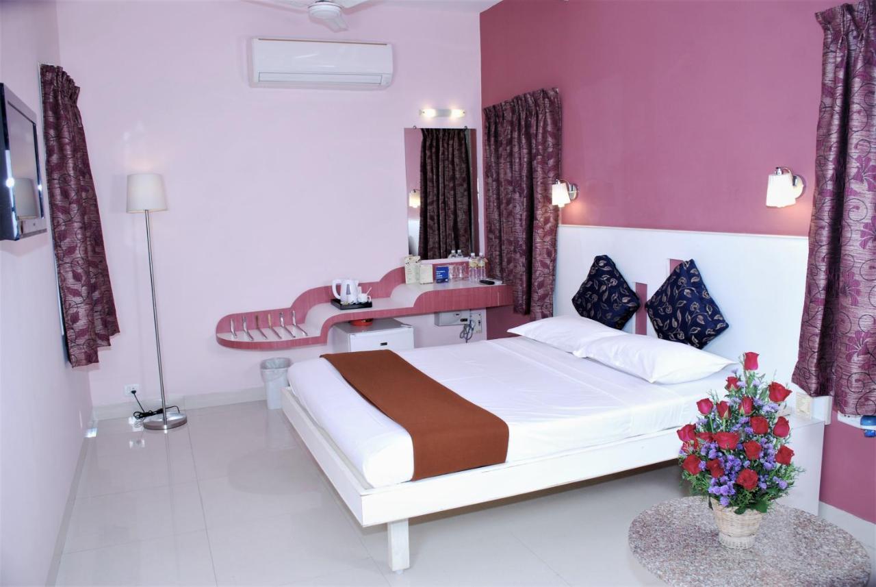Hotel Pandian Ченнаї Екстер'єр фото