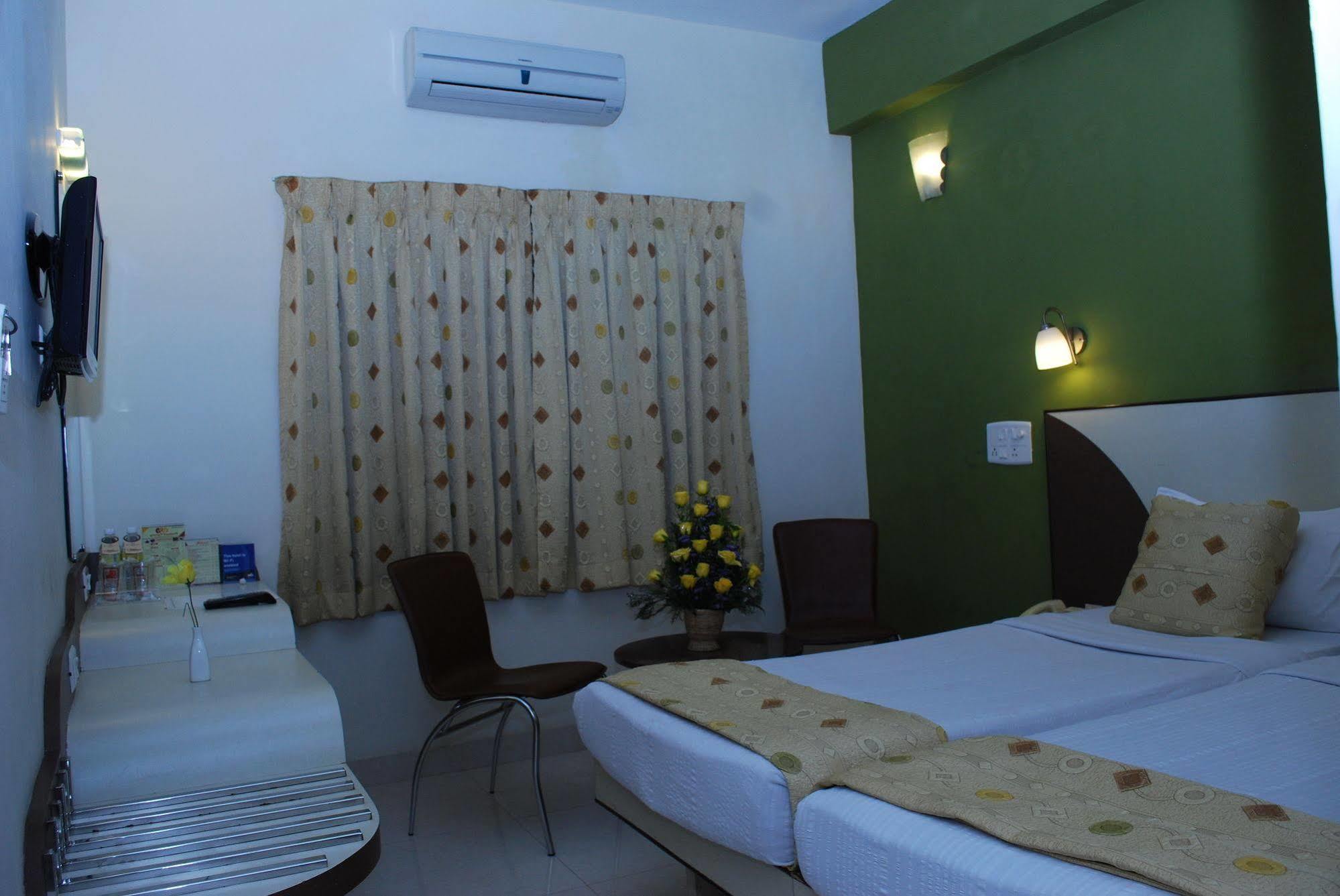 Hotel Pandian Ченнаї Екстер'єр фото